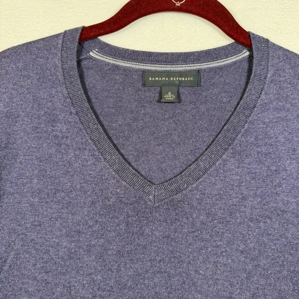 Banana Republic Men’s Purple V Neck Silk Cashmere Blend Sweater Size Small